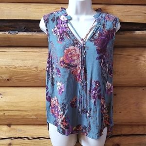 Pink Clover Women's Sleeveless Top, size M.